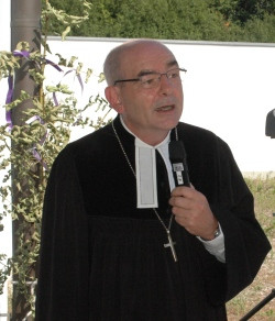 Uli Seegenschmiedt bei der Grundsteinlegung der Segenskirche inPetershausen.jpg